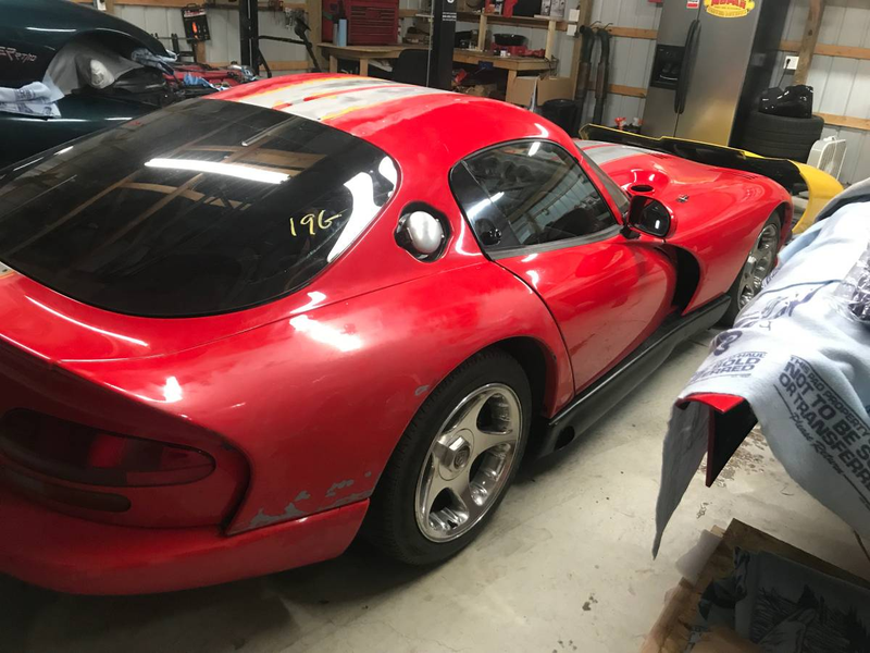 Illustration for article titled For $30,000, Could This Battle Worn 1997 Dodge Viper GTS Be Your Weekend Warrior?